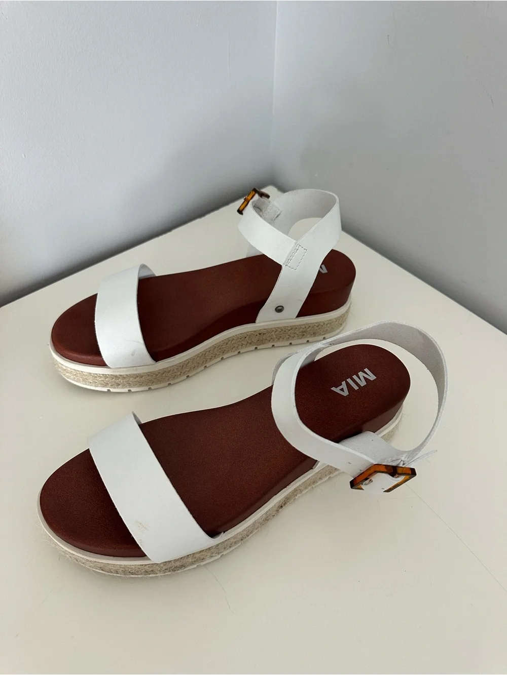 MIA White Ankle-Strap Espadrille Sandals with Brown Footbed Sz 8.5M